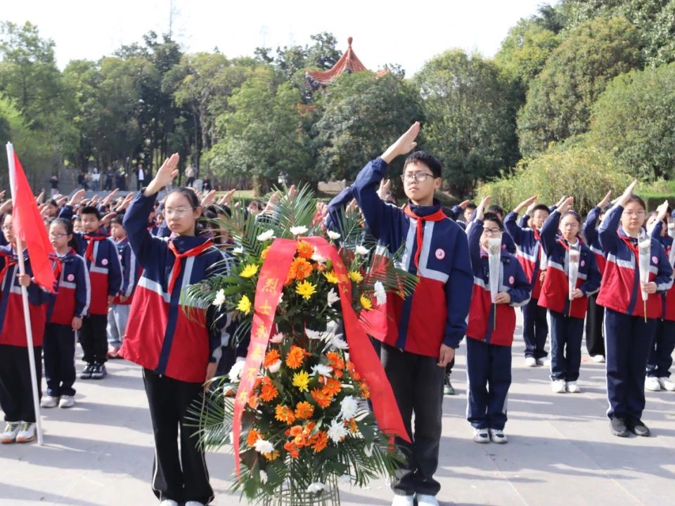 穿越时空回忆，触摸历史心跳——?我市学?？骨?..